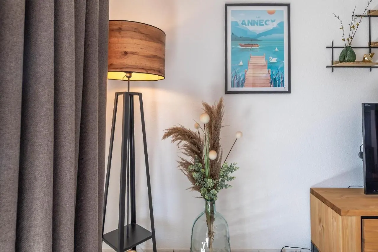 Isernon Furnished Flat Apartment Annecy 0*,